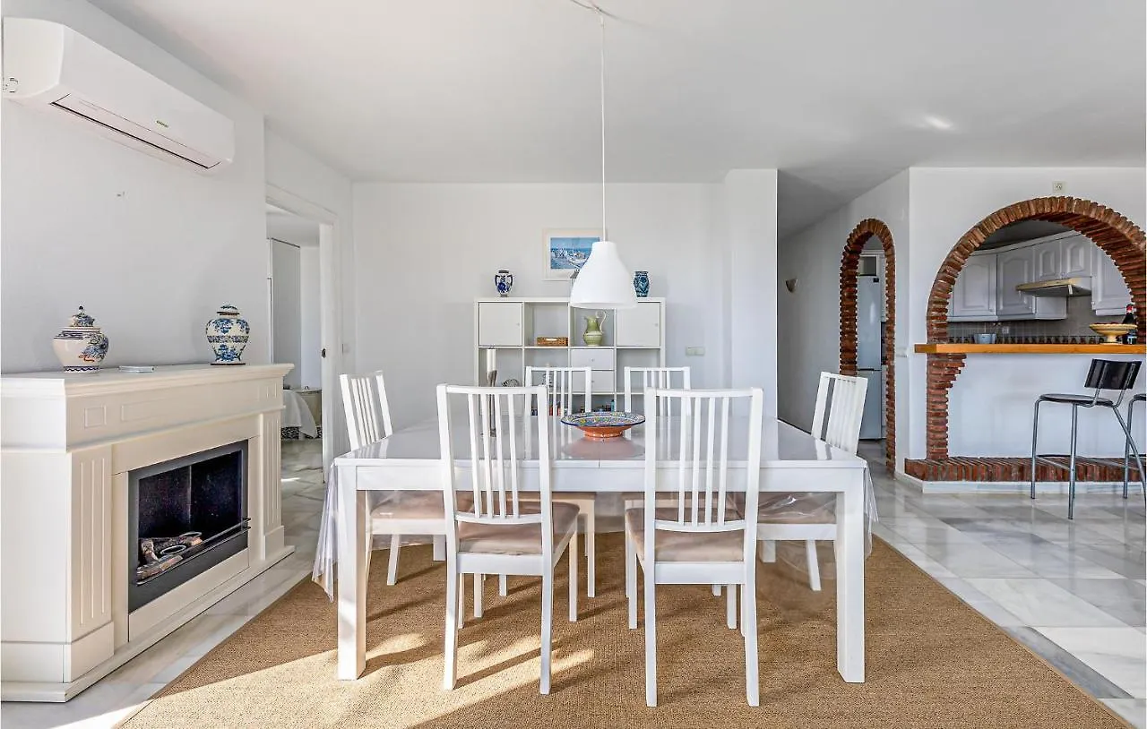 2 Bedroom Stunning Apartment In Benalmádena Spanje