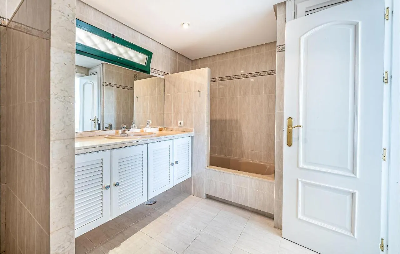 2 Bedroom Stunning Apartment In Benalmádena