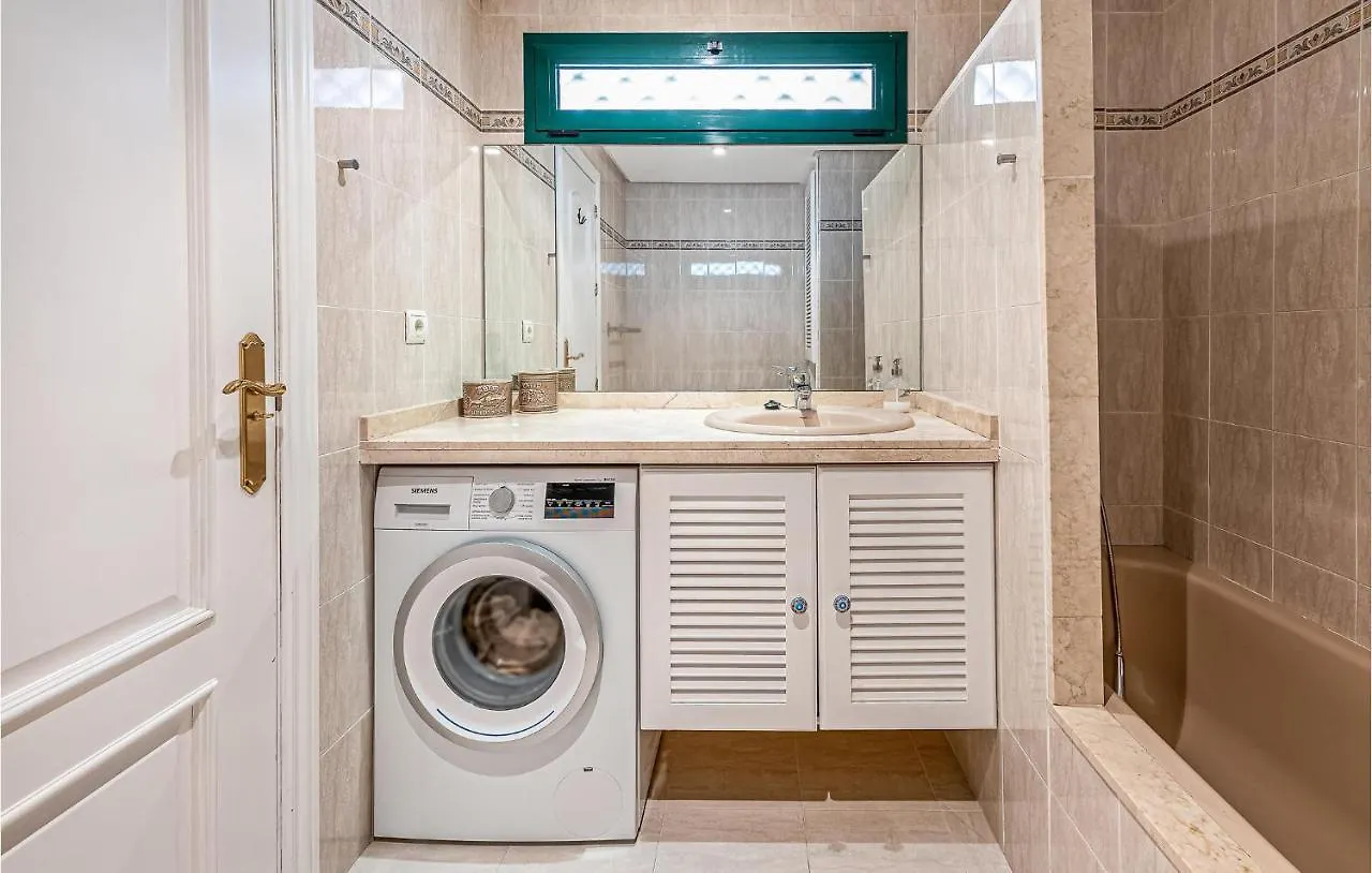 2 Bedroom Stunning Apartment In Benalmádena